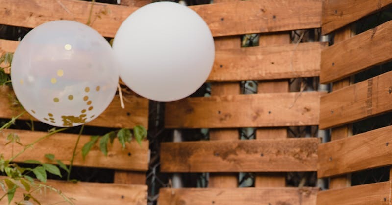 Нейтральное декоративное фото с воздушными шарами